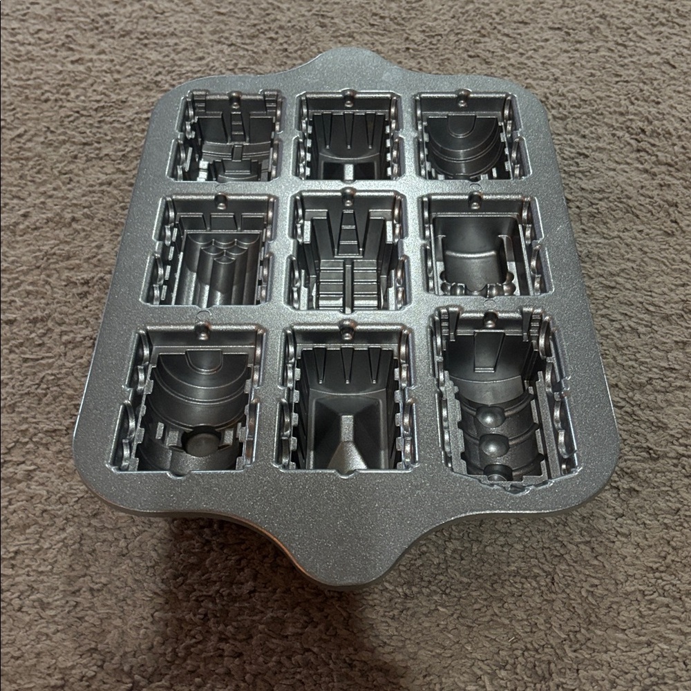 Nordicware Train Cake Pan - Picture 3 of 5
